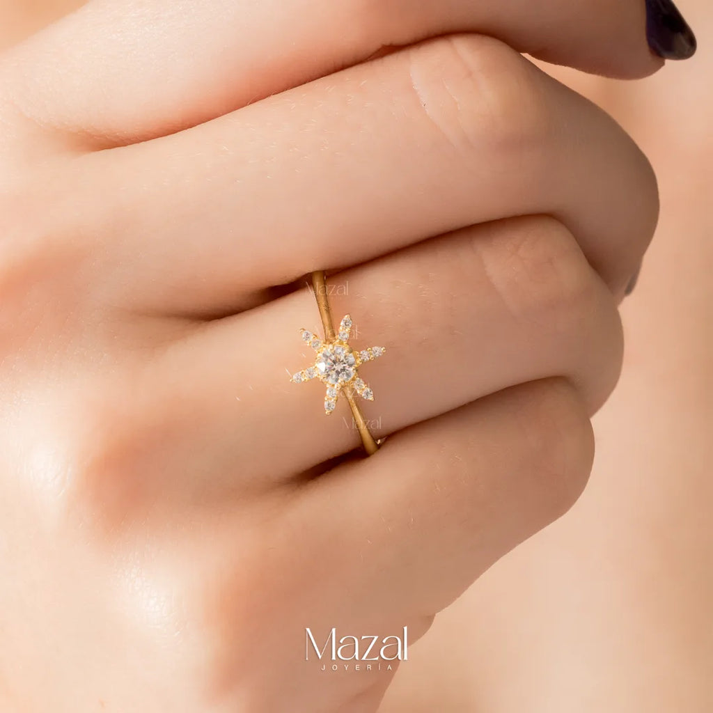ANILLO SOLITARIO  ESTRELLA DE MAR ORO AMARILLO 18K / TALLA 6 1/2 / 2.0 Gr