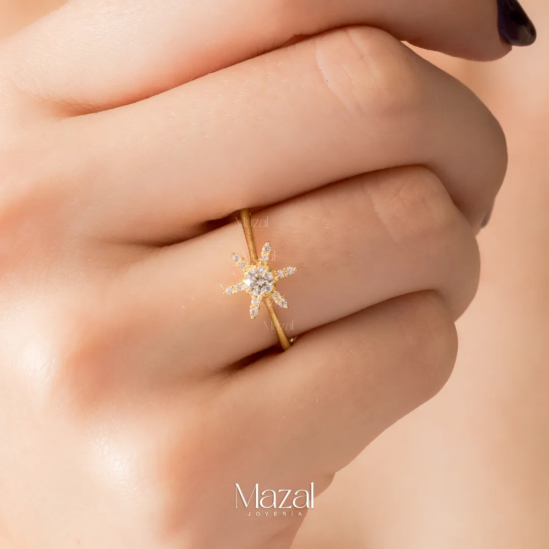 ANILLO SOLITARIO  ESTRELLA DE MAR ORO AMARILLO 18K / TALLA 6 1/2 / 2.0 Gr