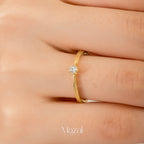 ANILLO SOLITARIO CIRCÓN EN ORO AMARILLO 18K / TALLA 7 / 2.0 Gr